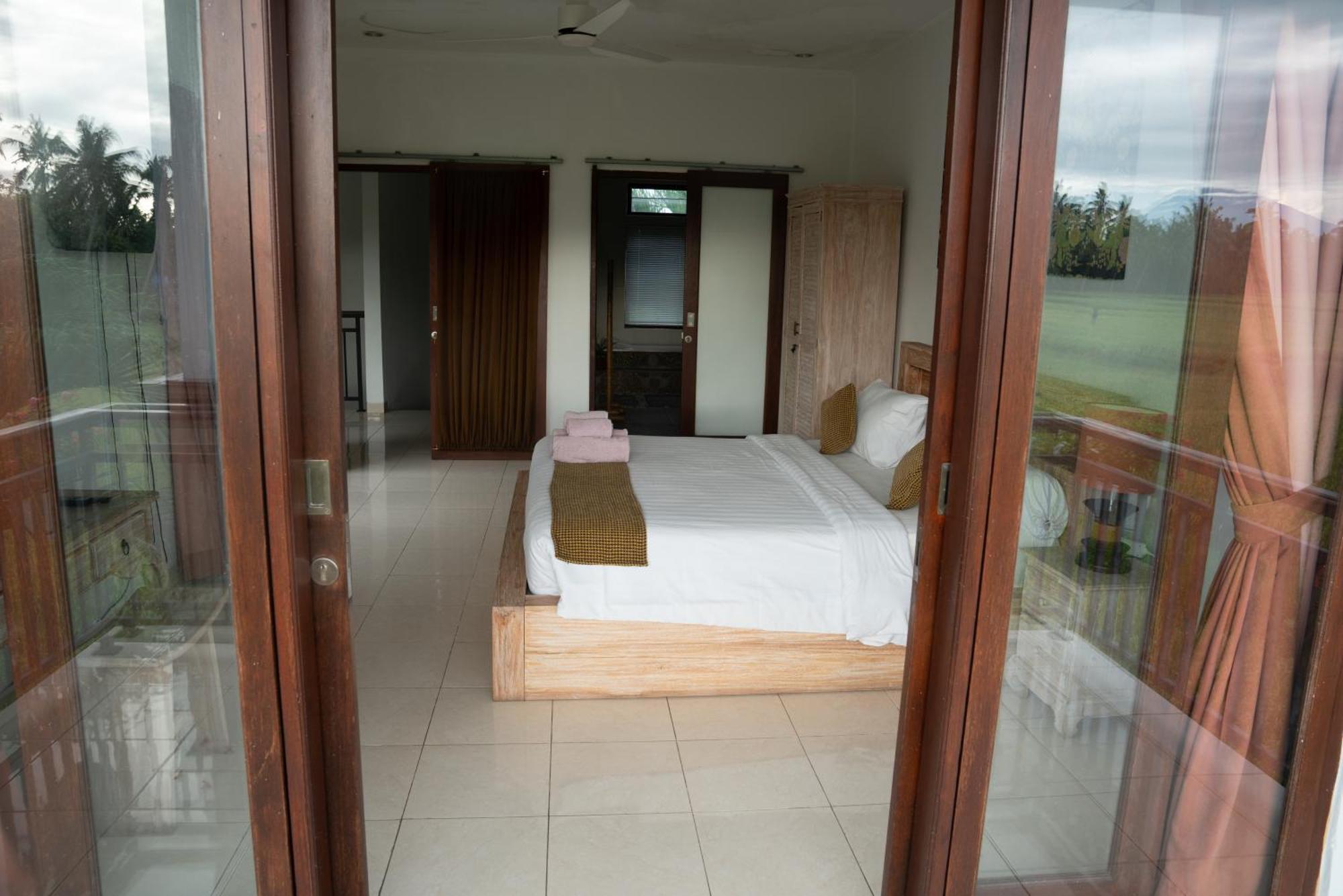 Ananditha Ricefield Views Villa *